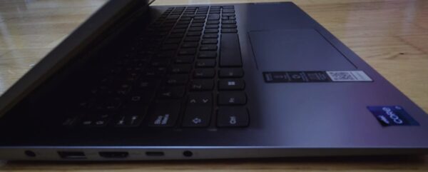 Lenovo IdeaPad Slim 3 15IRH8
